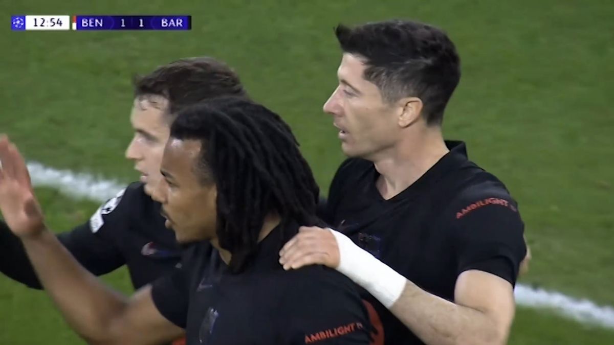 گل اول بارسلونا به بنفیکا (لواندوفسکی - پنالتی)