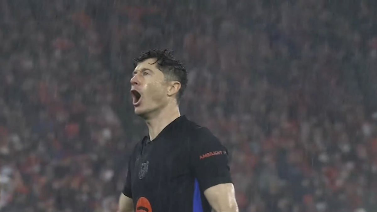 گل سوم بارسلونا به بنفیکا (دبل لواندوفسکی - پنالتی)