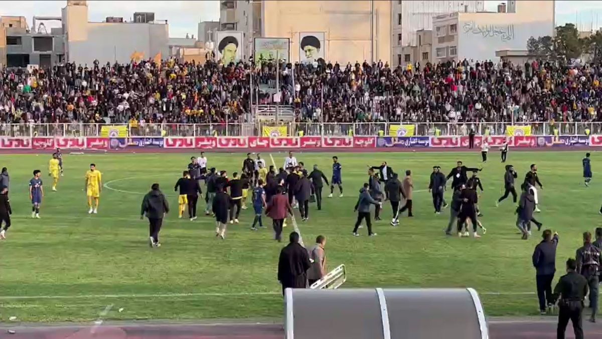 اختصاصی/ حواشی بازی فجر سپاسی 2-2 پارس جنوبی جم