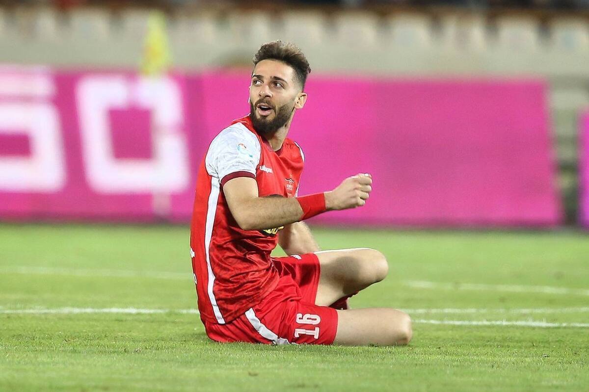 واکنش مهدی عبدی به شعار هواداران استقلال؛ عدد 6 به نمایش درآمد!