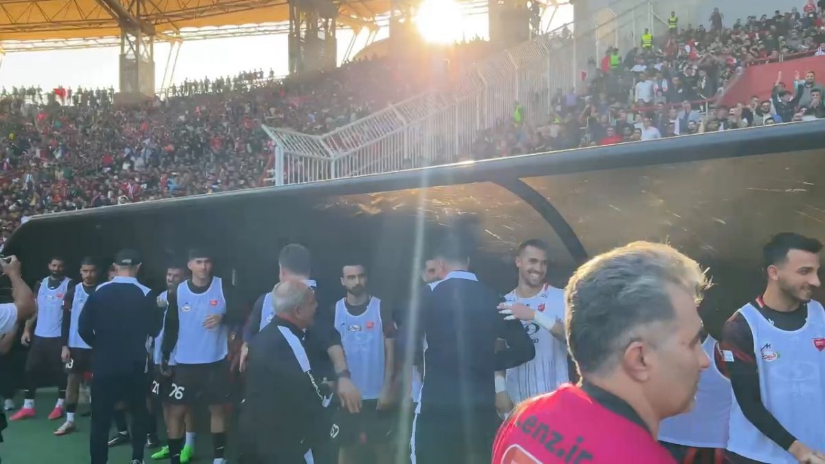 اختصاصی/ خوش و بش اول بازی فولاد - پرسپولیس