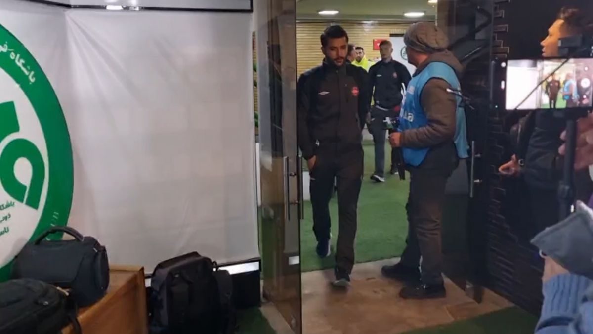 اختصاصی/ حواشی خروج ستارگان تراکتور و بازیکنان ذوب آهن از ورزشگاه پس از پایان بازی