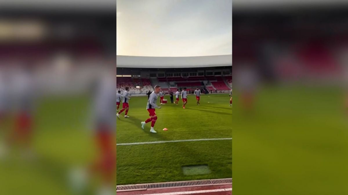 گرمکردن بازیکنان تراکتور پیش از بازی با الخالدیه بحرین