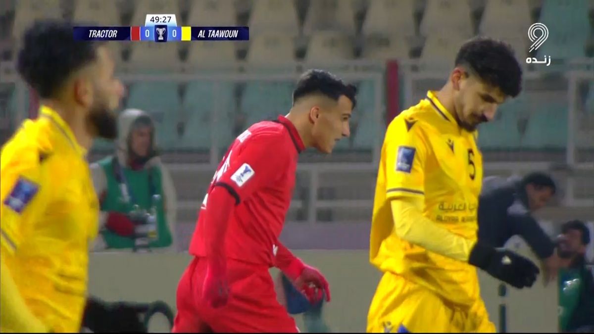 بدشانسی تراکتور؛ توپ حسینزاده به تیر خورد