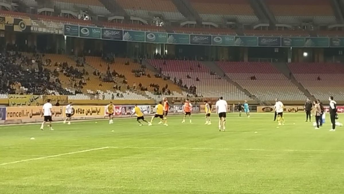 گرم کردن سپاهانی ها قبل از دیدار با استقلال خوزستان