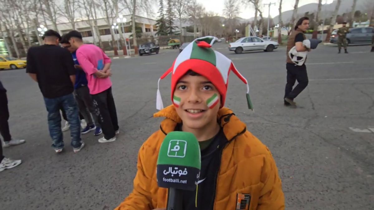 هوادار کودک تیم ملی: عکس بچگیم شبیه سعید عزت‌ اللهی است!