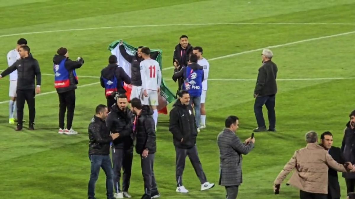 رقص مهدی قایدی و بازیکنان تیم ملی با آهنگ جنوبی