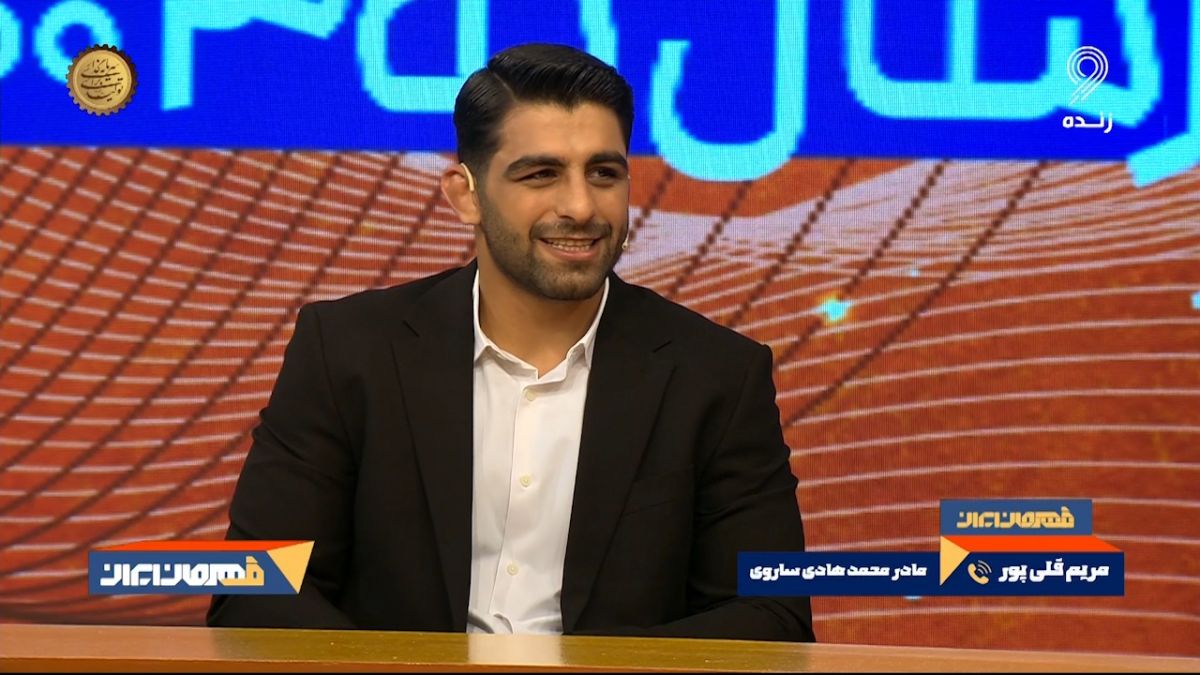 گفت و گو هادی ساروی با مادرش روی آنتن زنده