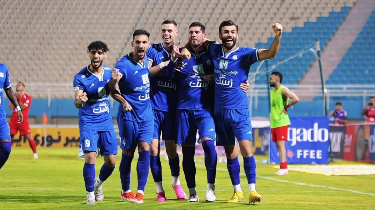 گلهای استقلال خوزستان به نساجی از نمایی متفاوت