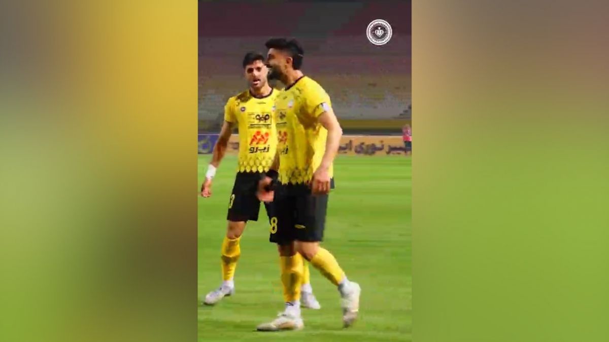 لحظات هیجان انگیز بازی سپاهان - فولاد از نمایی متفاوت