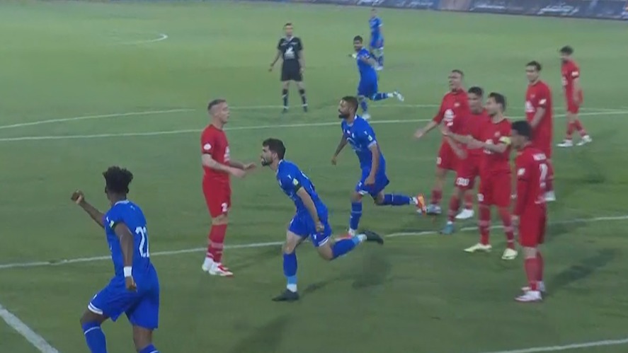 گل اول استقلال به تراکتور (گل به خودی به شجاع خلیل زاده)