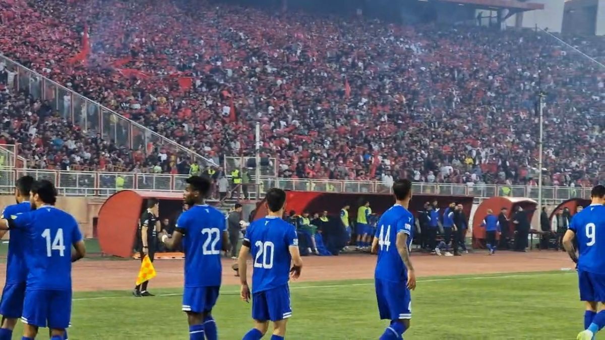 لحظه گل اول استقلال به تراکتور از زاویه دوربین فوتبالی