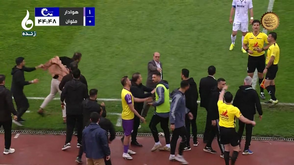 جنجال/ درگیری مازیار زارع و میلاد فاندر: اخراج اسلامی خواه بازیکن ملوان و فاندر سخنگوی باشگاه هوادار