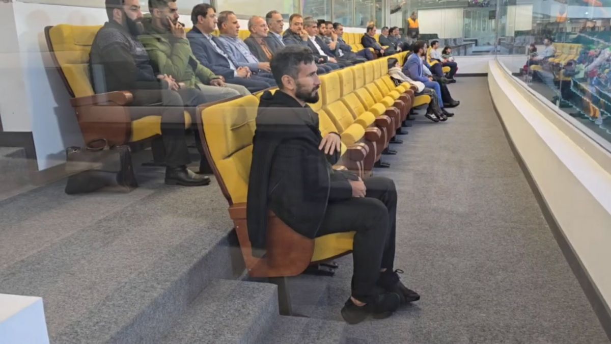 شهباززاده و انصاری تماشاگران بازی پرسپولیس و استقلال خوزستان