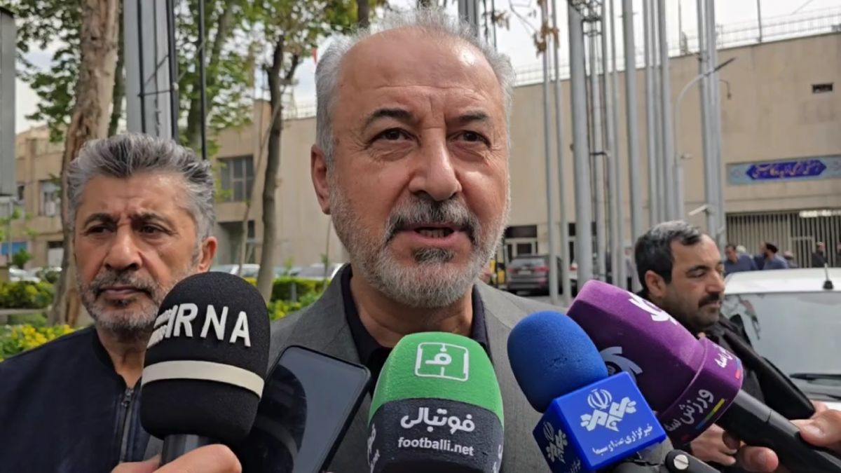رضا درویش: 15 نفر از تیم درگیر سویه جدید کرونا شده اند