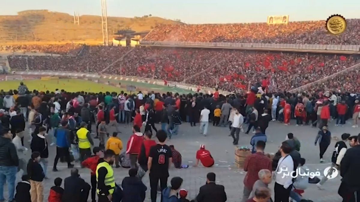 گزارشی از هواداران پرشور تراکتور در بازی با استقلال