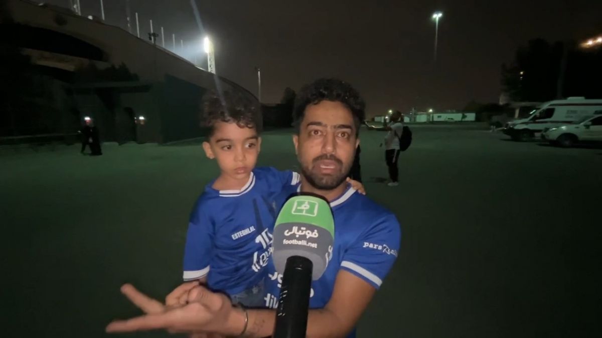 اعتراض هواداران استقلال به وضعیت تیمشان بعد از شکست خانگی به فولاد