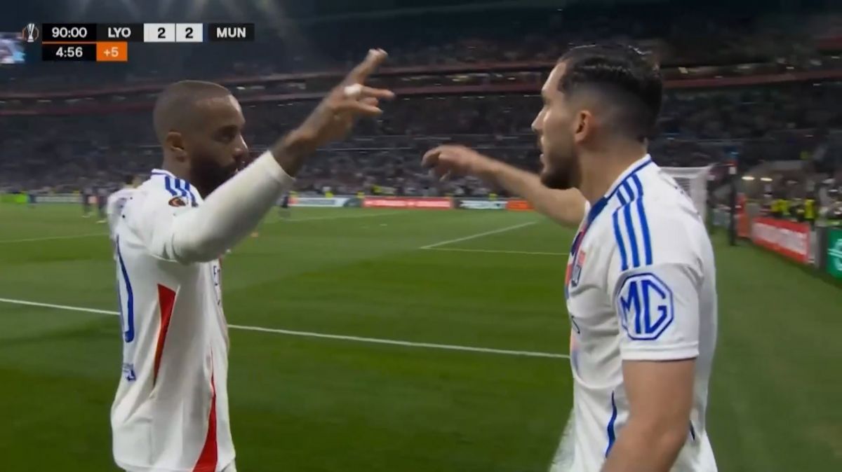 گل دوم لیون به منچستر یونایتد (رایان چرکی در دقیقه 95)