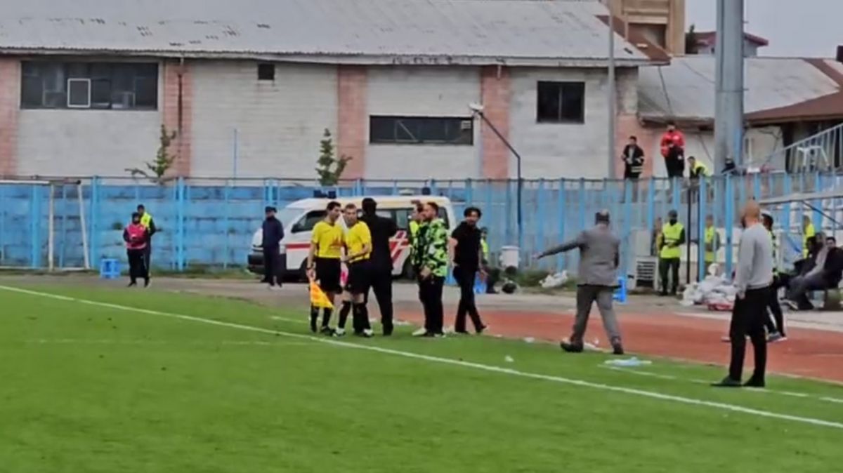 اعتراض شدید سعید دقیقی به داور بازی ملوان - خیبر