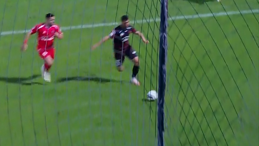 موقعیت خطرناک برای پرسپولیس که ضربه علیپور به بیرون رفت