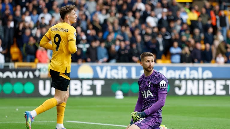 گل دوم ولورهمپتون به تاتنهام (گل به خودی اسپنس)