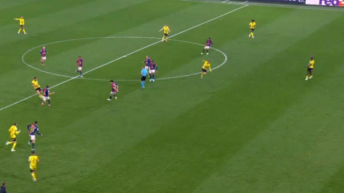 گل دوم دورتموند به بارسلونا به دلیل آفساید مردود اعلام شد