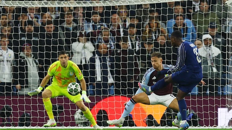 گل دوم پاری سن ژرمن به استون ویلا (نونو مندز)