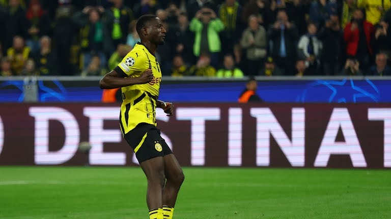 گل دوم دورتموند به بارسلونا (دبل گیراسی)