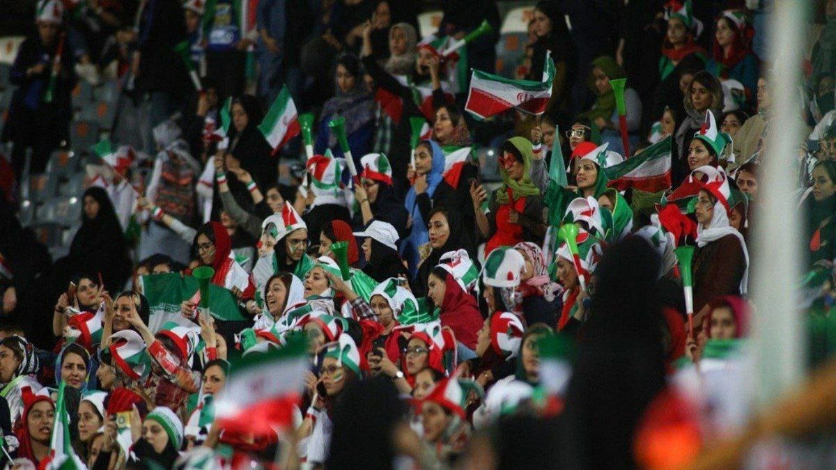 حضور بانوان تماشاگر در بازی ایران - کره شمالی