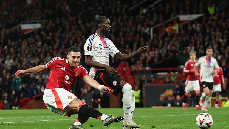 گل دوم منچستر یونایتد به لیون (دالو)