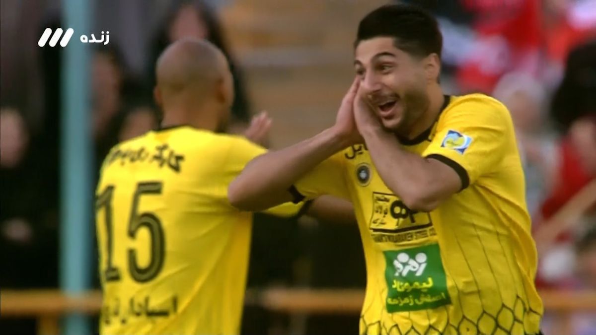 گل اول سپاهان به پرسپولیس (محمد مهدی محبی)