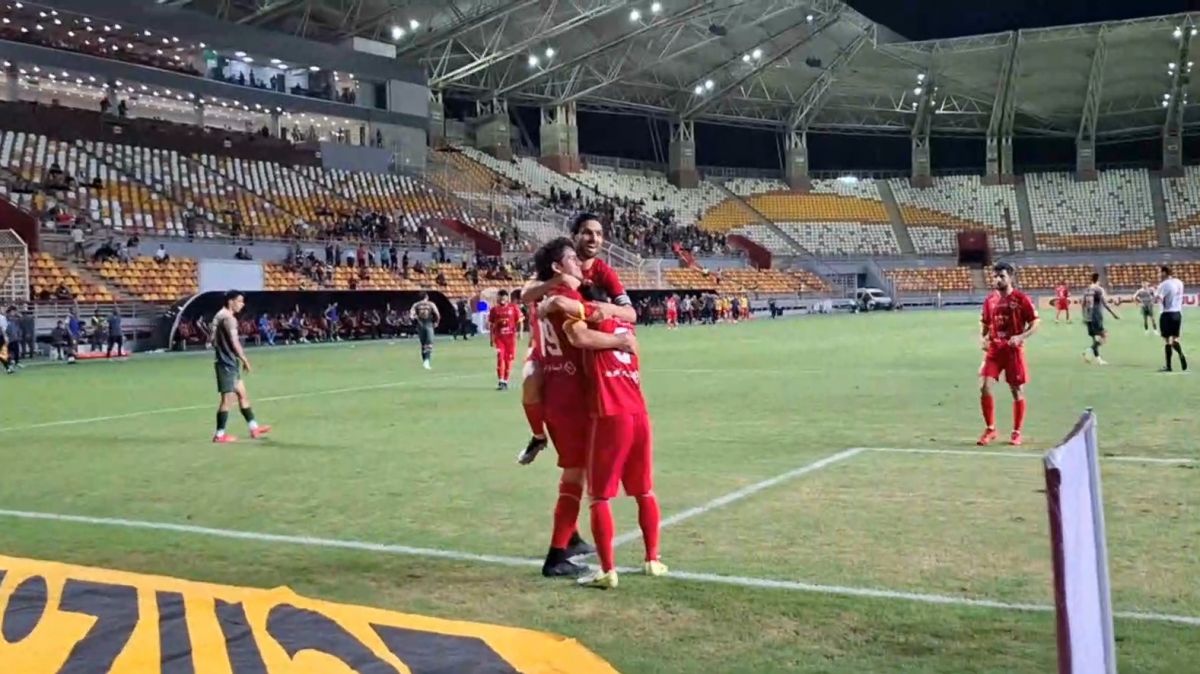 تک گل فولاد به شمس آذر از زاویه دوربین فوتبالی