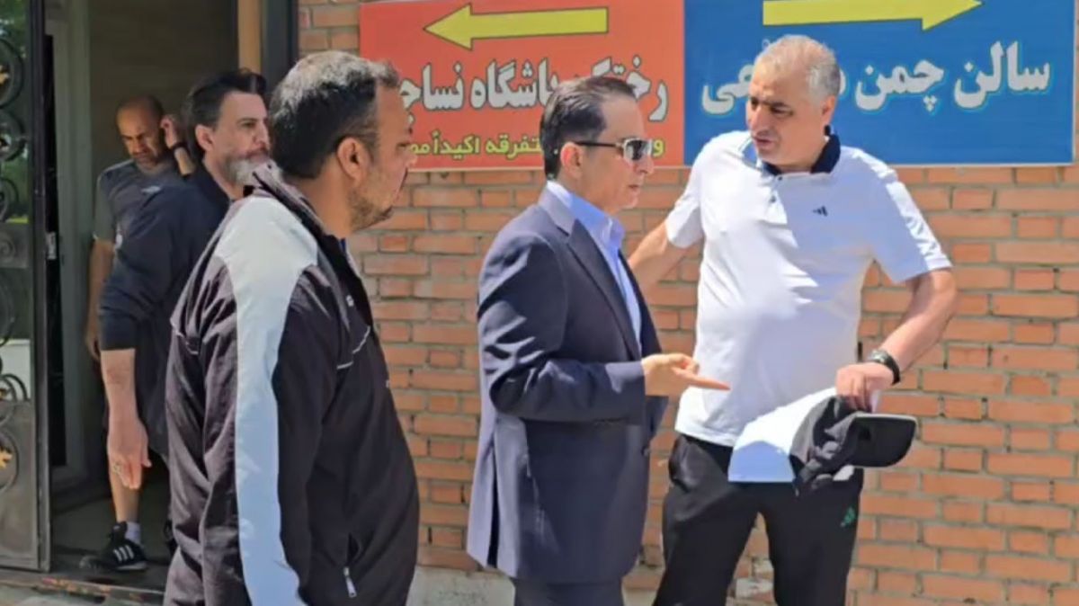 حضور حدادیان مالک باشگاه نساجی در محل تمرین شاگردان الهامی