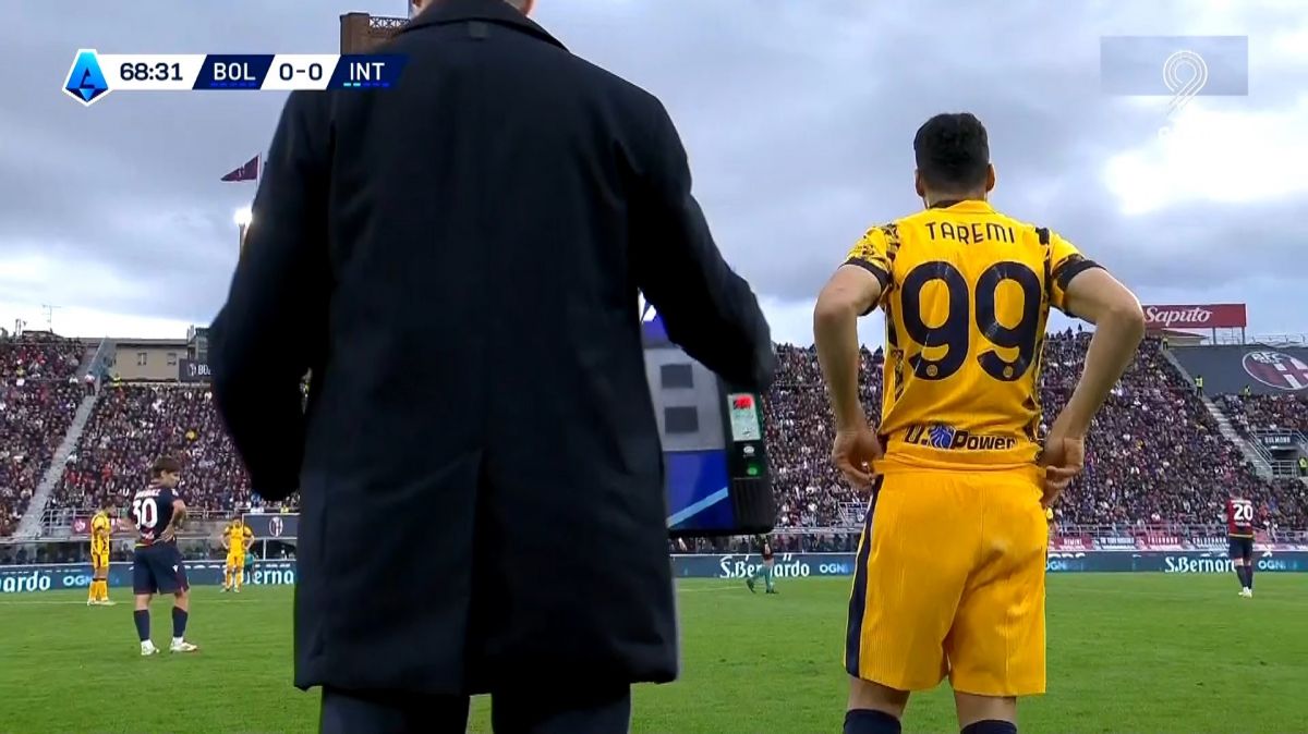 ورود مهدی طارمی به زمین در دیدار مقابل بولونیا