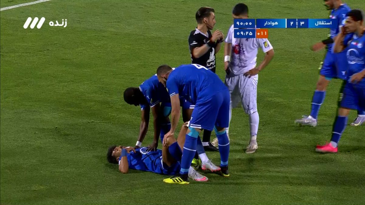 گل استقلال به هوادار توسط چشمی در دقیقه 99 به دلیل آفساید مردود اعلام شد