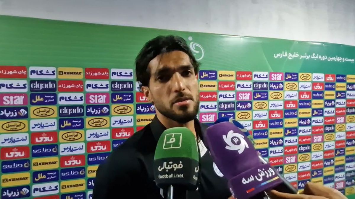 صحبت‌های زیبر نیک‌نفس بازیکن استقلال در پایان بازی با هوادار
