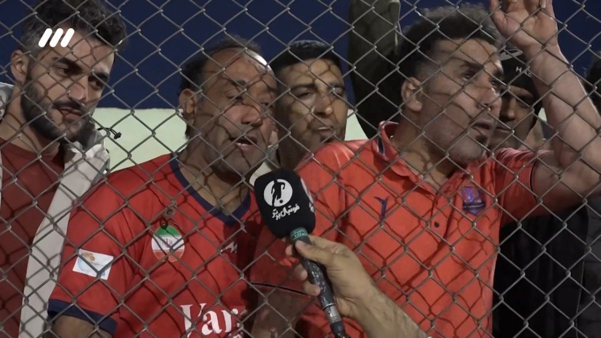 ناراحتی و اعتراض شدید هواداران نساجی به بازیکنان تیم