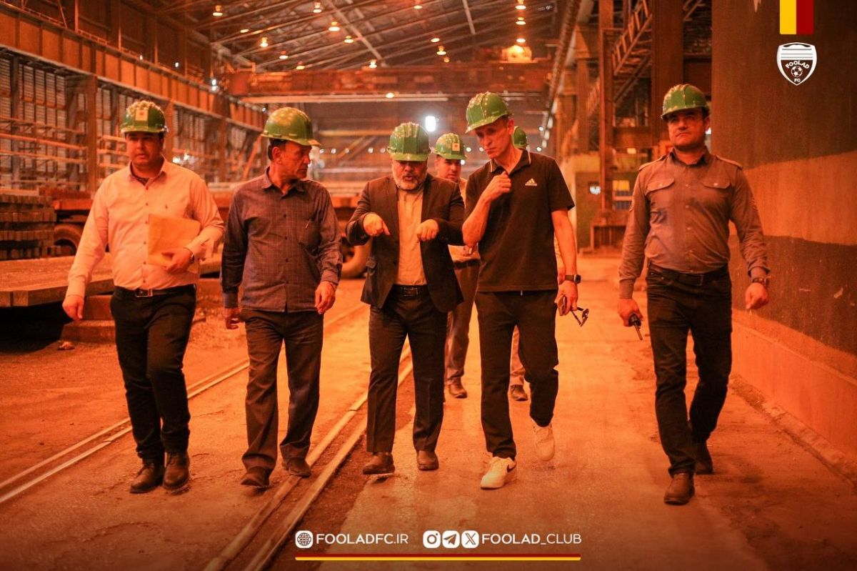 دیدار یحیی گلمحمدی و کادرفنی با کارگران سخت کوش کارخانه فولاد