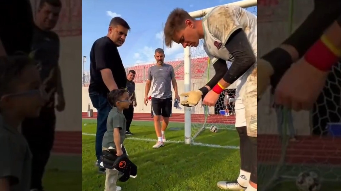 دستکش لوان پولی، هدیه ویژه کودک پنالتی‌ زن نساجی‌ چی