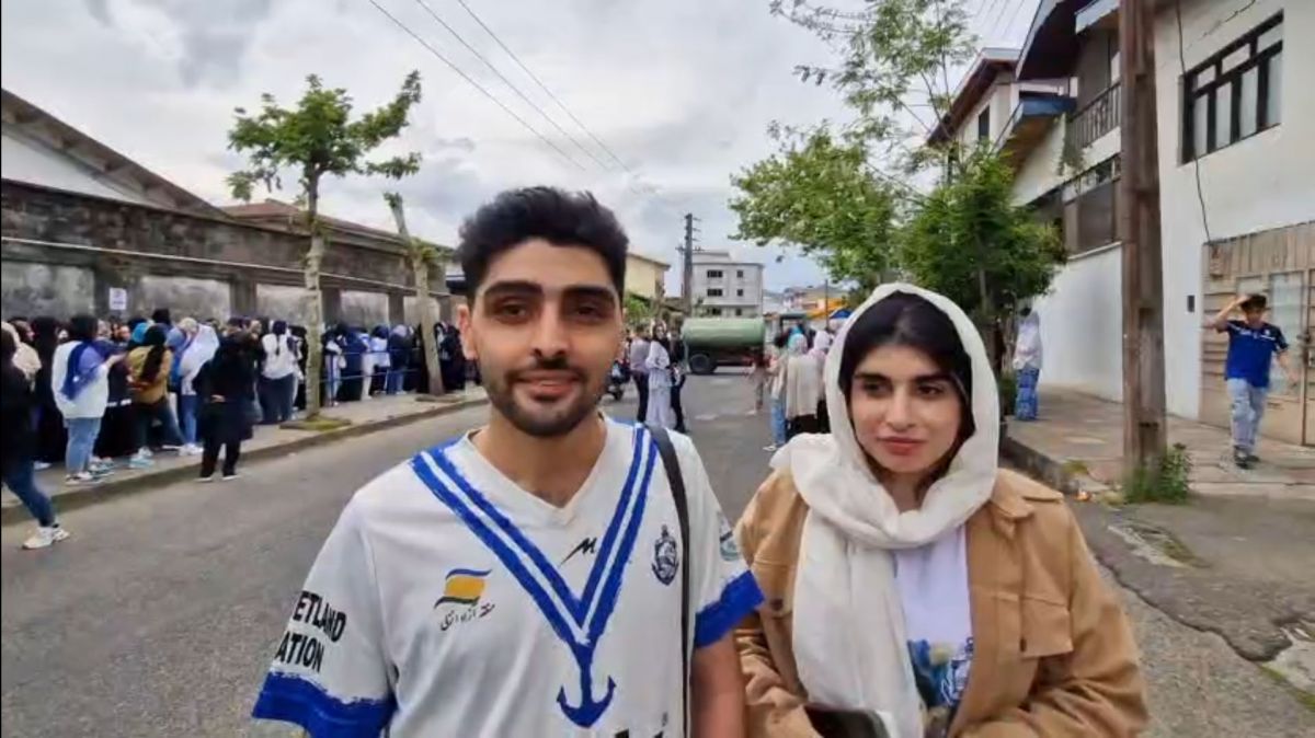 صحبت‌های زوج هوادار ملوانی پیش از بازی با سپاهان