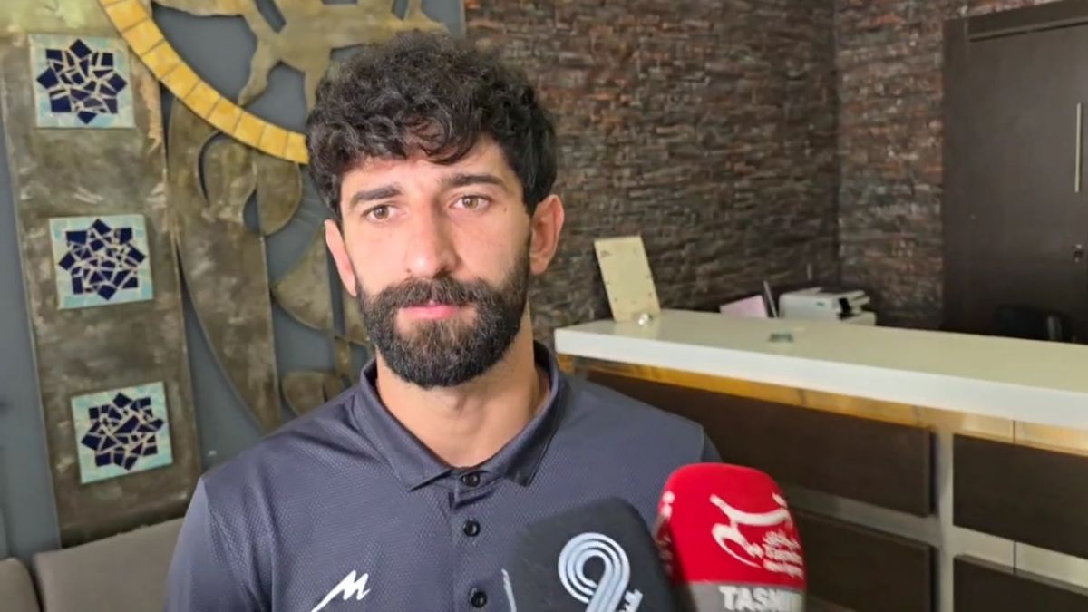 موحد محمدپور بازیکن تیم ملی فوتبال ساحلی در حاشیه مراسم بدرقه به جام جهانی