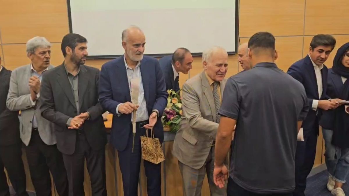 تجلیل از بازیکنان تیم ملی فوتبال ساحلی پیش از اعزام به جام جهانی