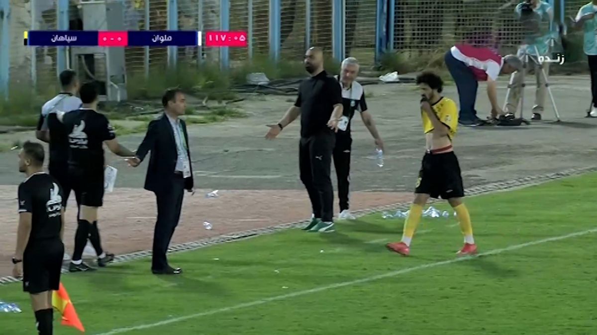 اخراج وحدت حنانوف در دقیقه 118؛ سپاهان مقابل ملوان 10 نفره شد