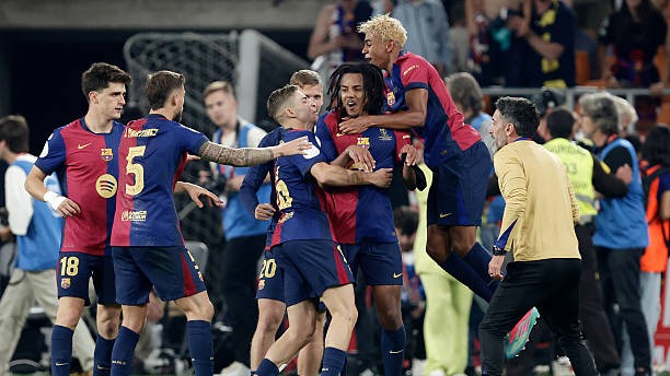 سوت پایان مسابقه و شادی بارسایی ها برای قهرمانی