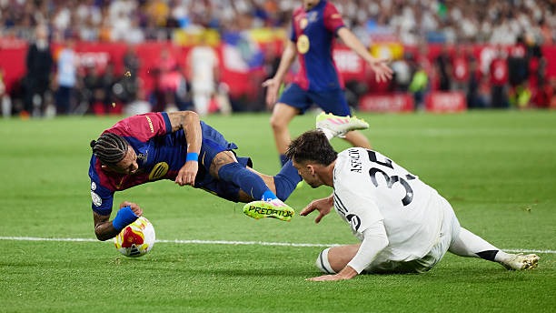 نظر داور برگشت؛ دو صحنه جنجالی و مشکوک به پنالتی برای بارسلونا