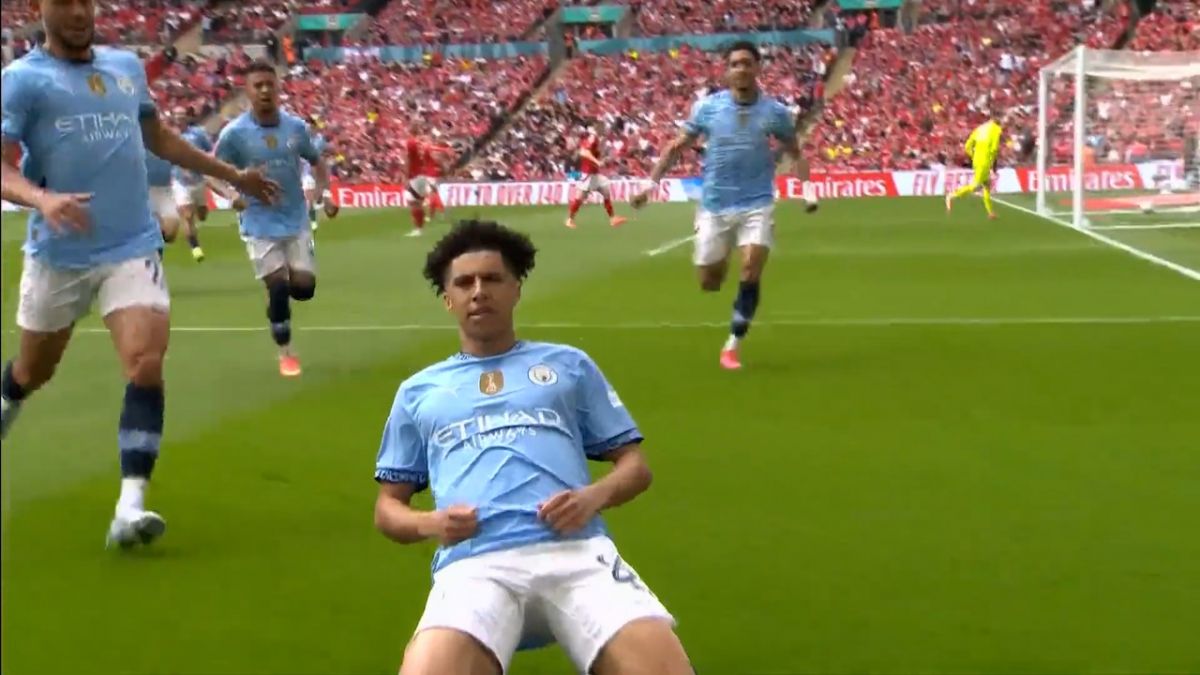 گل اول منچسترسیتی به ناتینگهام فارست (لویس)