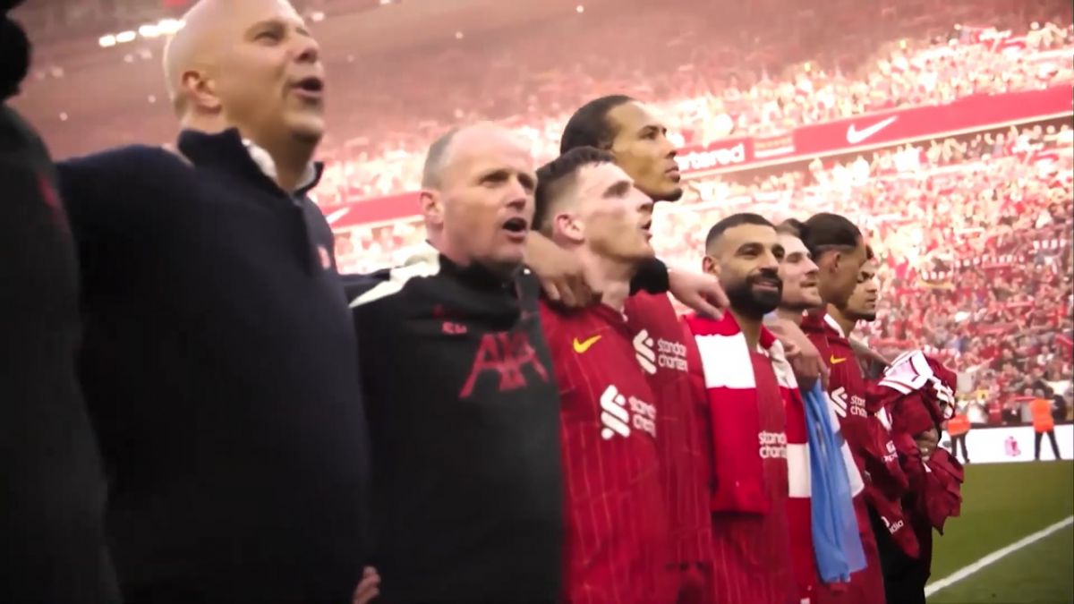 شعرخوانی جالب لیورپولی‌ها با هواداران خود