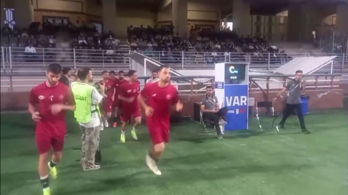 گرم کردن بازیکنان مس رفسنجان و پرسپولیس