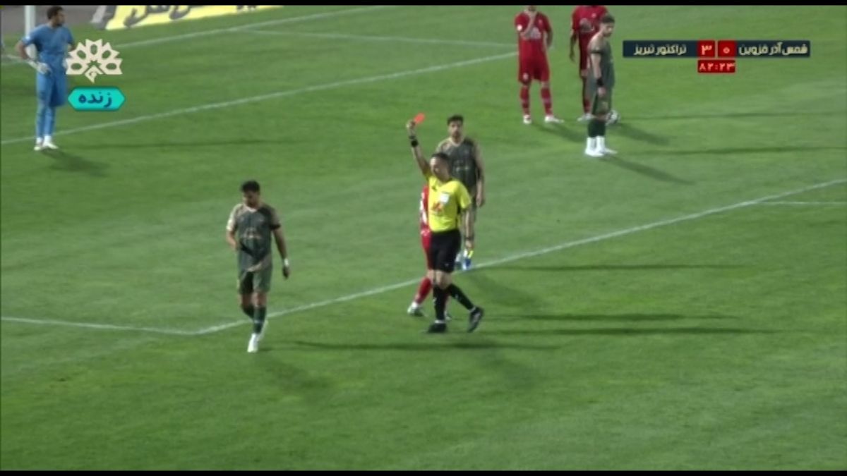 اعلام پنالتی برای تراکتور و اخراج هومن ربیعزاده