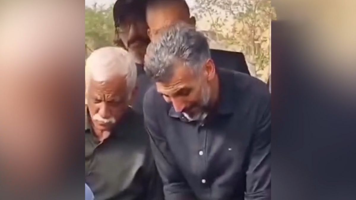 حضور جمعی از بزرگان فوتبال در مراسم تدفین پدر مهدی هاشمی‌ نسب